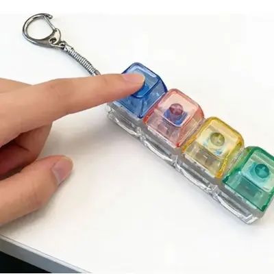 Chaveiro de Teclado LED com Botões Clicáveis Antiestresse