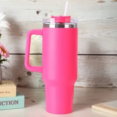 Copo Caneca Térmica Quencher Com Canudo E Alça 1200ML