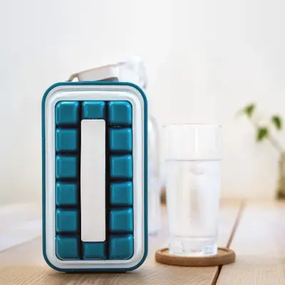 Forma de Gelo Garrafa de Silicone com Tampa Removível Portátil