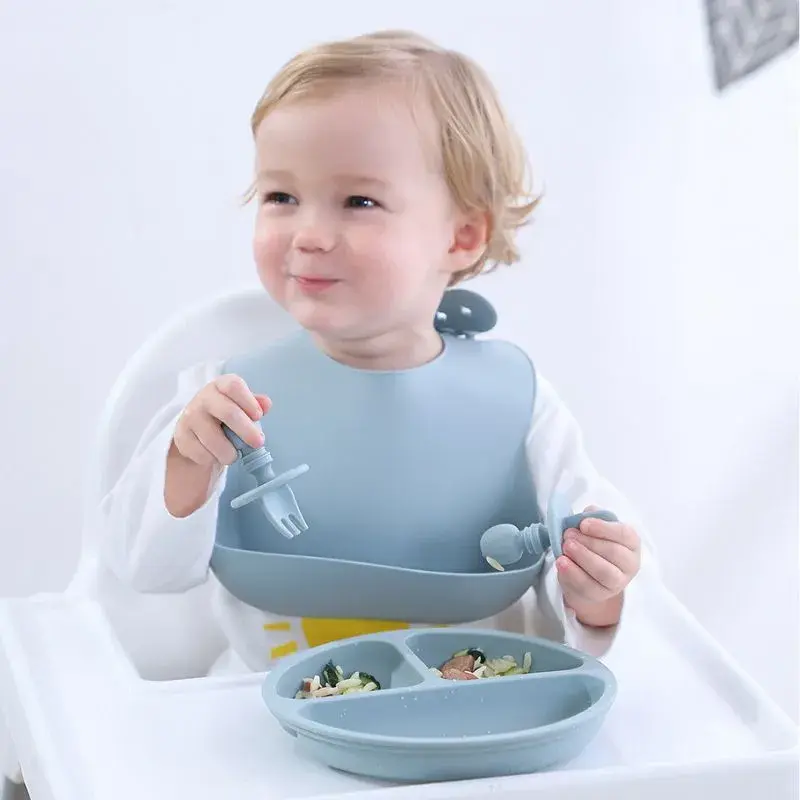 Kit Refeição Bebê Em Silicone – 08 Peças