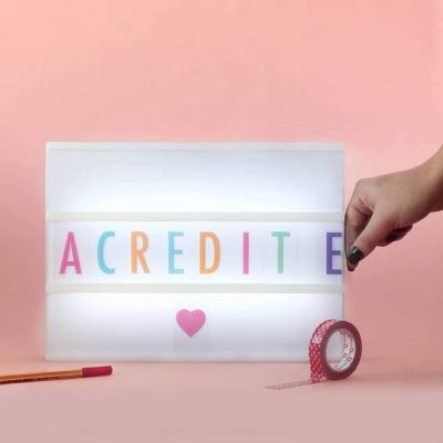 Letreiro Quadro Led Light Box Cinema com 96 Letras Coloridas