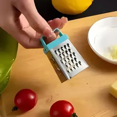 Mini Ralador Inox 4 Faces para Queijo, Alho e Legumes