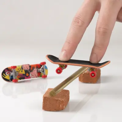 Mini Skate de Dedo Kit com 2 Unidades
