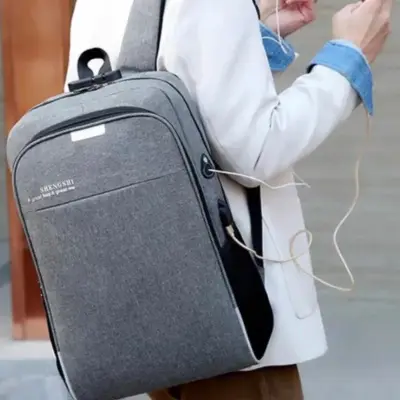 Mochila Notebook Anti Furto Com Cadeado E Entrada Fone De Ouvido E USB