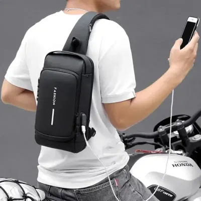 Mochila Transversal Com Cadeado Antifurto E Entrada Fone De Ouvido