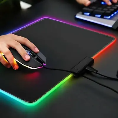 Mouse Pad Gamer Com Borda Iluminada LED RGB 7 Cores – 35,7cm  x 25,5cm