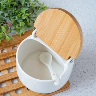 Porta Condimentos Temperos Saleiro Em Porcelana Com Tampa De Bambu
