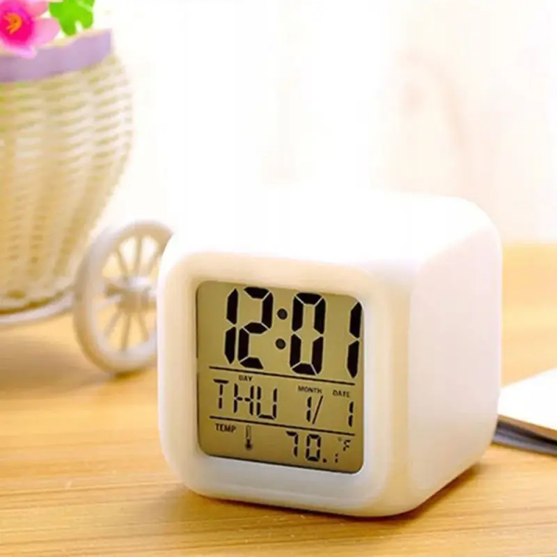 Relógio Cubo Luz LED Muda de Cor, Despertador, Data e Termômetro